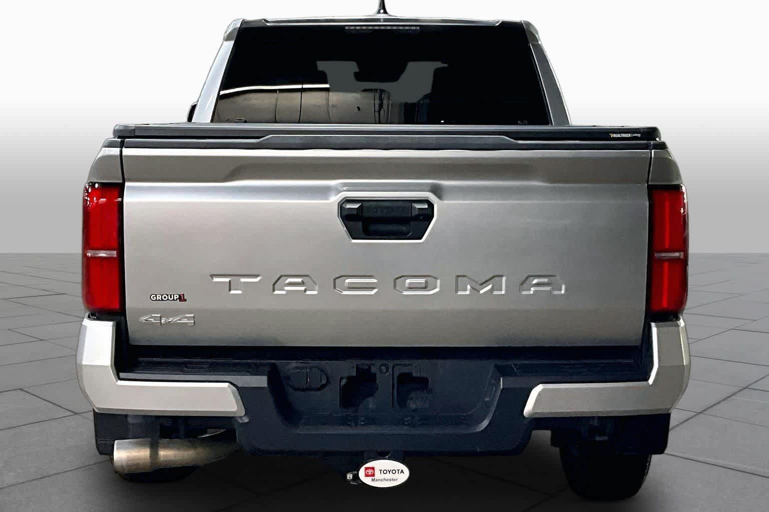 Certified 2025 Toyota Tacoma SR5 AWD/4WD image 5