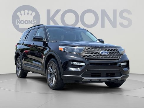 Used 2024 Ford Explorer XLT w/ Equipment Group 202A AWD/4WD image 7