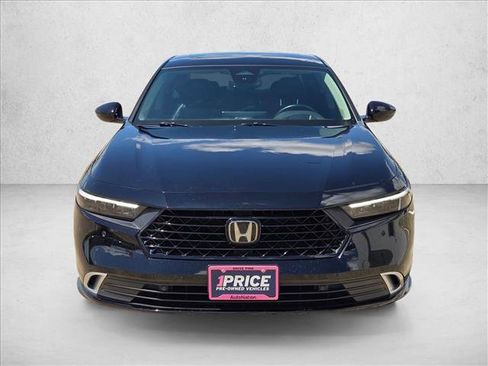 Used 2024 Honda Accord Touring image 2