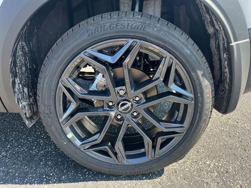 New 2026 Nissan Kicks SR w/ Cold Weather Package AWD/4WD image 10