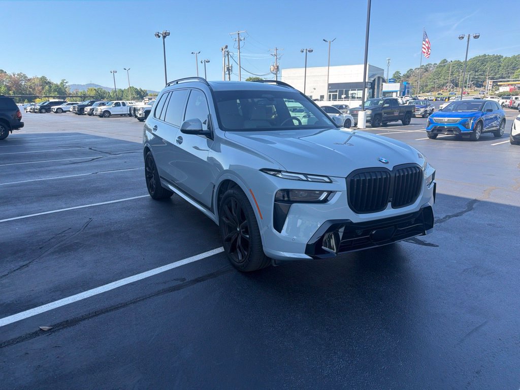 Used 2025 BMW X7 xDrive40i w/ Executive Package AWD/4WD image 6