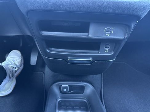 New 2026 Chrysler Pacifica Select image 70