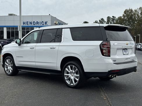 Used 2023 Chevrolet Suburban Premier image 8