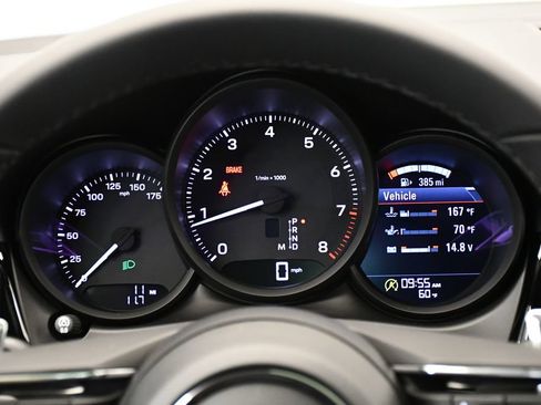 Certified 2026 Porsche Macan AWD/4WD image 30