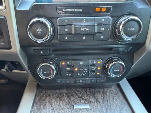 Used 2017 Ford F250 Lariat w/ Chrome Package AWD/4WD image 18