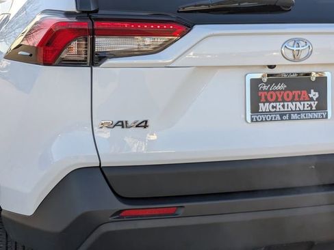 Used 2024 Toyota RAV4 LE image 9