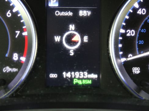 Used 2017 Toyota Highlander Limited Platinum AWD/4WD image 45