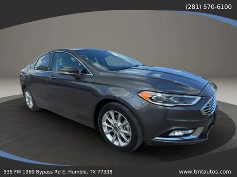 Used 2017 Ford Fusion SE w/ Fusion SE Technology Package FWD image 1
