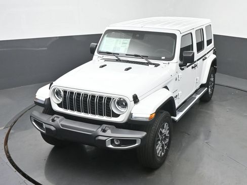 Used 2024 Jeep Wrangler Unlimited Sahara w/ Technology Group AWD/4WD image 41