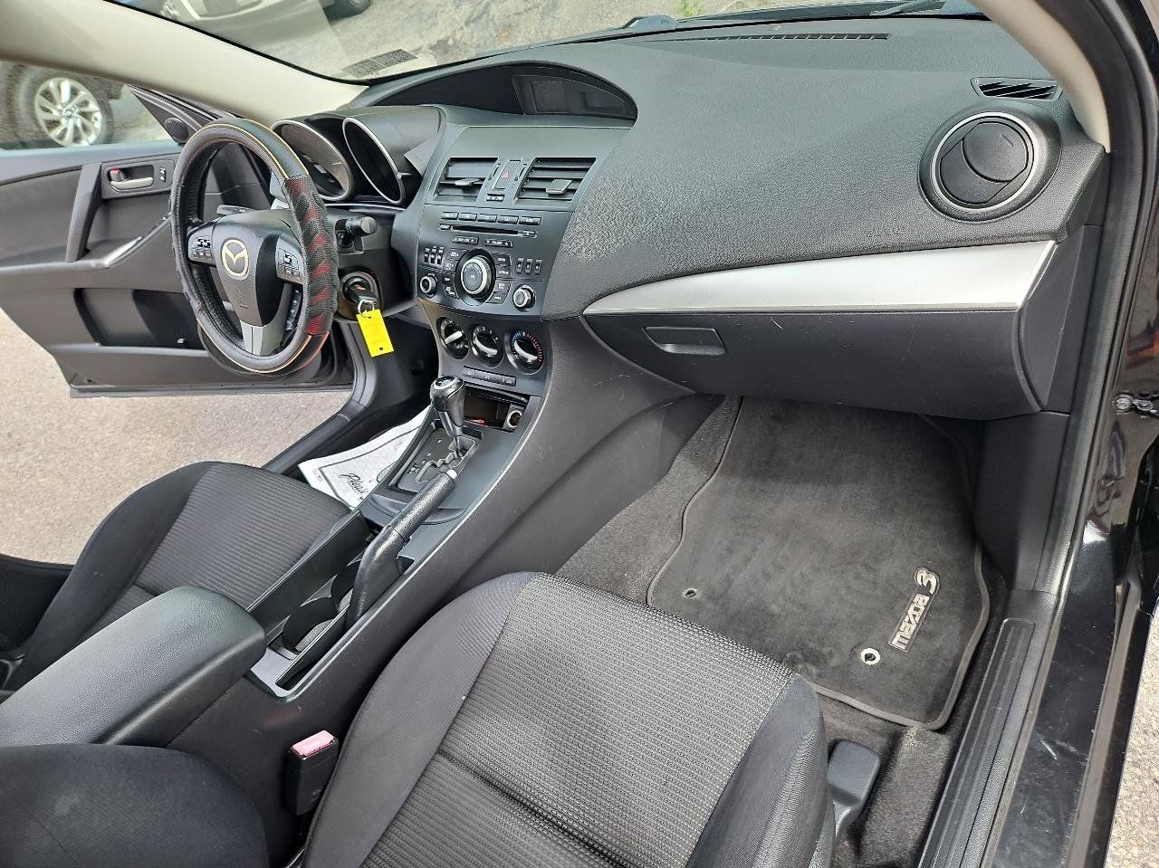Used 2012 MAZDA MAZDA3 i Touring FWD image 16