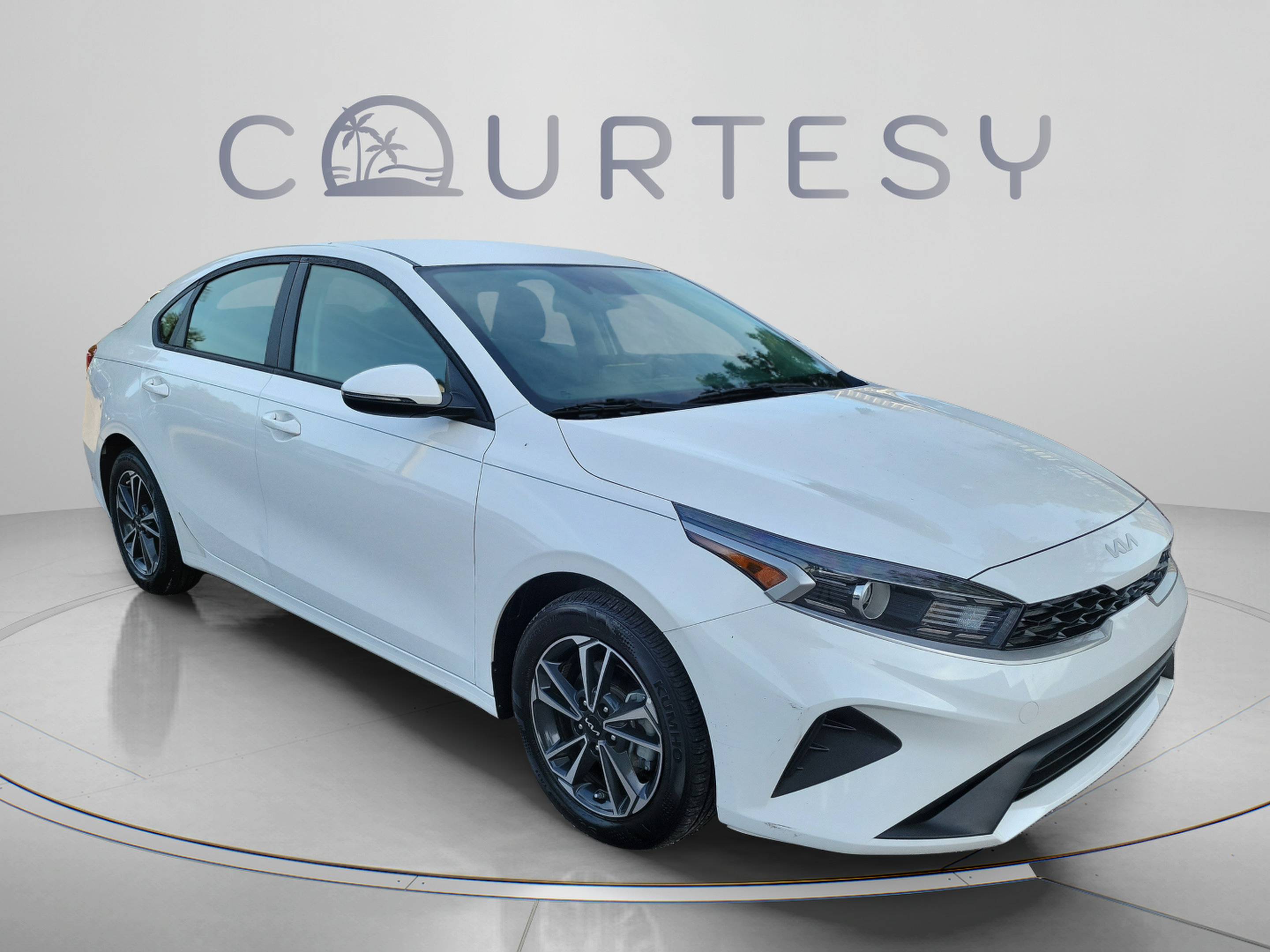 Used 2024 Kia Forte LXS w/ LXS Technology Package FWD image 5
