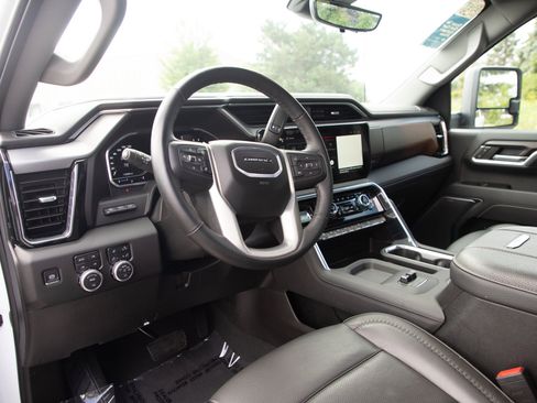 Used 2025 GMC Sierra 2500 Denali w/ Denali Reserve Package AWD/4WD image 27