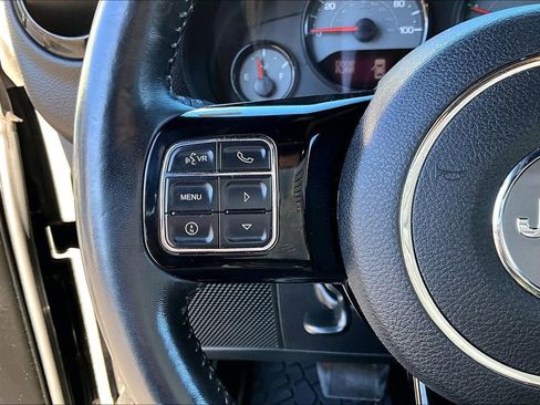 Used 2017 Jeep Wrangler Unlimited Sahara image 25