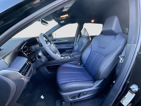 Used 2026 INFINITI QX60 Sport w/ Dark Cargo Package image 23