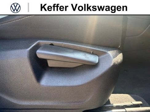 Used 2019 Volkswagen Atlas SE w/ Towing Package FWD image 32