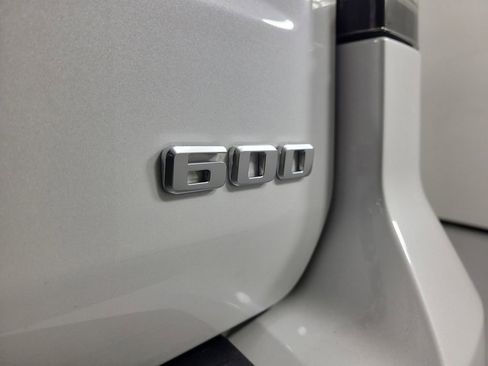 Used 2021 Cadillac Escalade Luxury RWD image 5