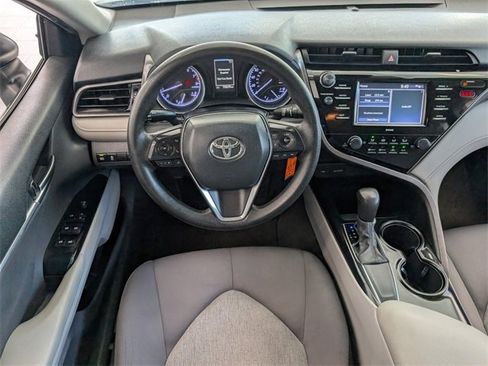 Used 2020 Toyota Camry LE image 8