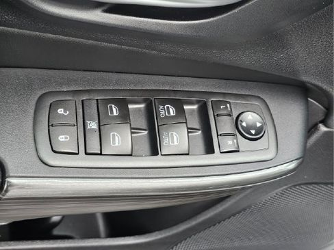 Used 2015 Jeep Cherokee Trailhawk w/ Comfort/Convenience Group image 29