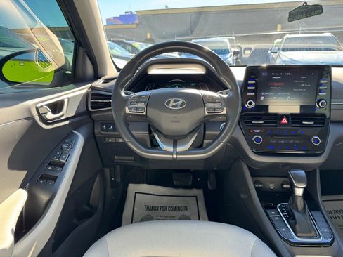 Used 2022 Hyundai Ioniq SE image 19