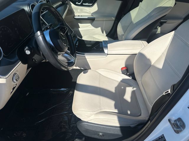 Used 2025 Mercedes-Benz C 300 4MATIC Sedan image 25