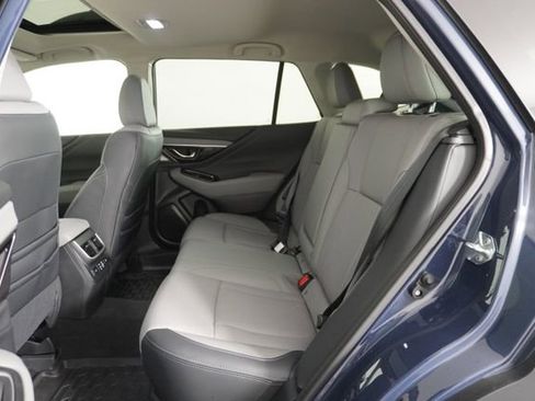 Used 2025 Subaru Outback Limited image 32