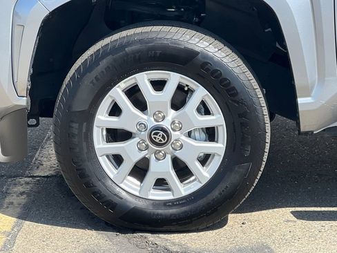 Used 2025 Toyota Tacoma SR5 w/ SR5 Upgrade Package image 28
