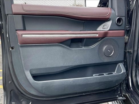 Certified 2024 Ford Expedition Limited image 22