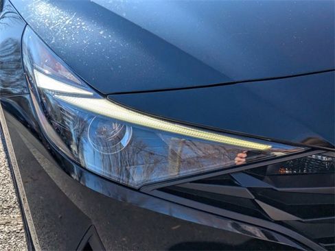 Used 2023 Hyundai Elantra SEL w/ Convenience Package image 10