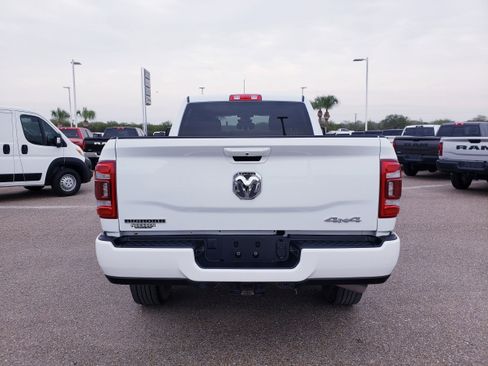 Used 2024 RAM 2500 Big Horn w/ Sport Appearance Package image 6