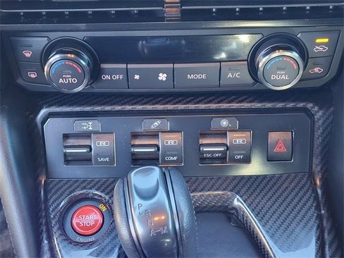 Used 2018 Nissan GT-R Premium image 16