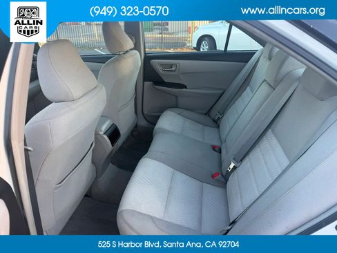 Used 2015 Toyota Camry LE FWD image 14