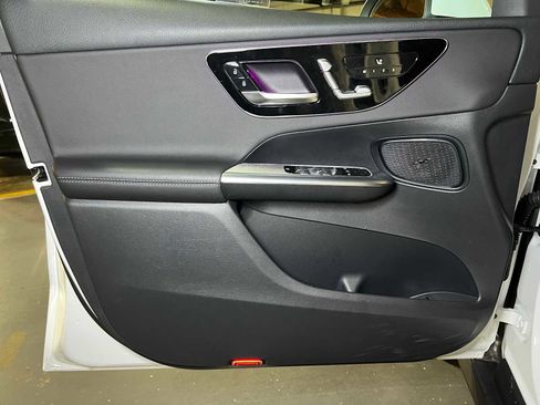 Certified 2025 Mercedes-Benz GLC 300 4MATIC image 21