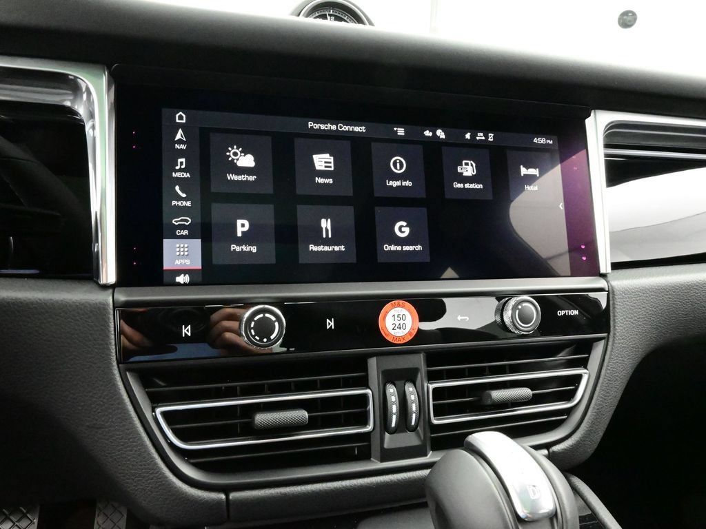 Certified 2026 Porsche Macan AWD/4WD image 10