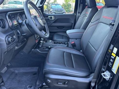 Certified 2025 Jeep Wrangler Unlimited Rubicon image 9