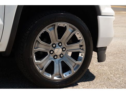 Used 2018 GMC Sierra 1500 Denali w/ Denali Ultimate Package AWD/4WD image 10