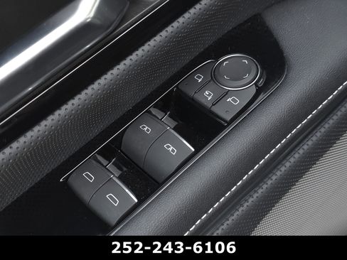 Used 2024 GMC Sierra EV Denali image 39