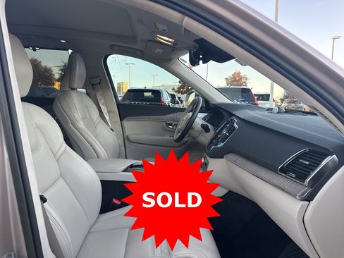 Certified 2023 Volvo XC90 B6 Ultimate w/ Lounge Package image 11