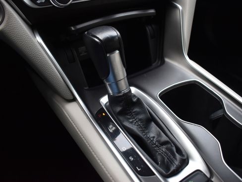 Used 2021 Honda Accord EX-L image 25