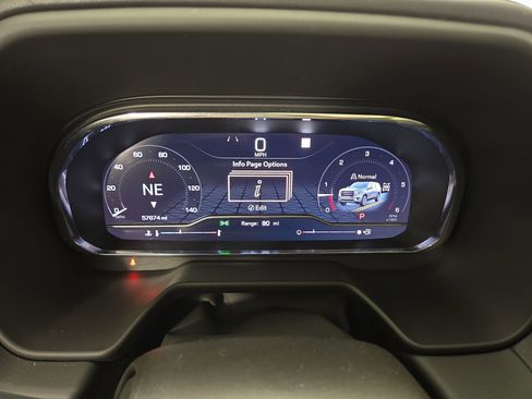 Used 2022 GMC Yukon SLT w/ SLT Premium Package image 18