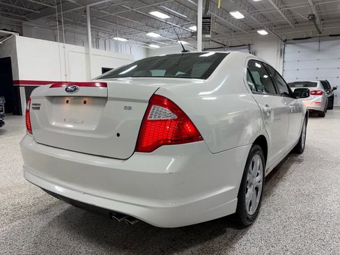 Used 2012 Ford Fusion SE image 2