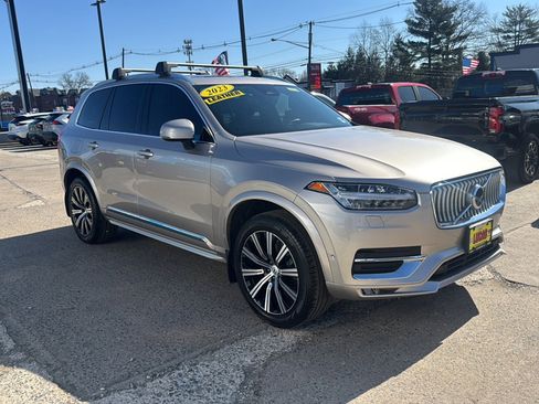 Used 2023 Volvo XC90 B6 Plus w/ Protection Package image 4