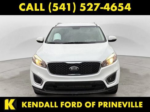 Used 2017 Kia Sorento AWD image 8