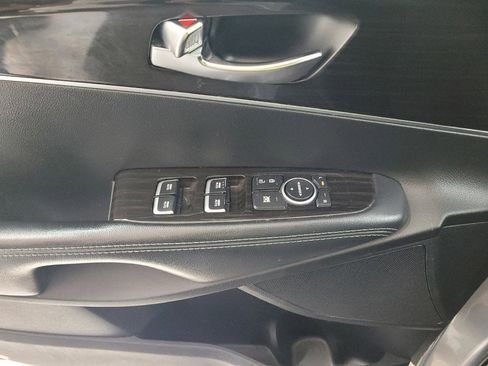 Used 2020 Kia Sorento AWD V6 image 27