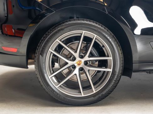 Certified 2026 Porsche Macan AWD/4WD image 20