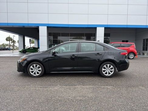 Used 2023 Toyota Corolla LE image 4