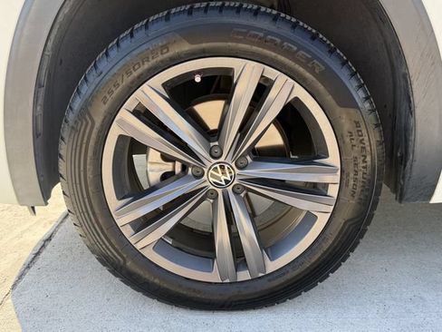 Used 2021 Volkswagen Atlas SE w/ Panoramic Sunroof Package FWD image 9