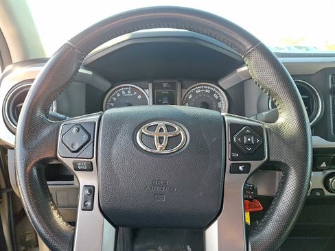 Used 2017 Toyota Tacoma SR5 image 17