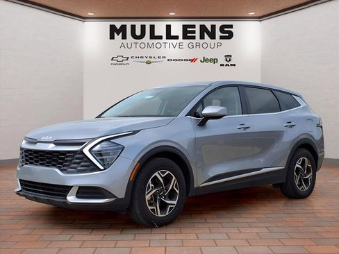 Used 2024 Kia Sportage LX image 1