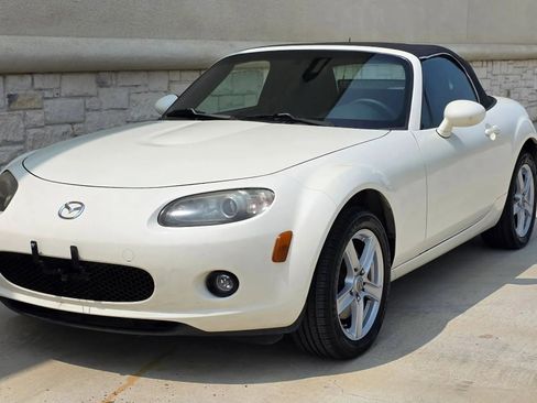 Used 2008 MAZDA MX-5 Miata Sport w/ Convenience Pkg RWD image 8