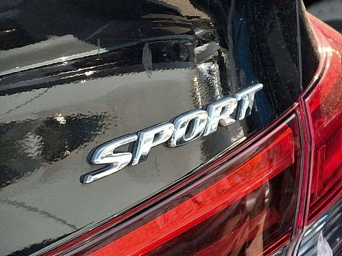 Used 2023 Honda Civic Sport image 5